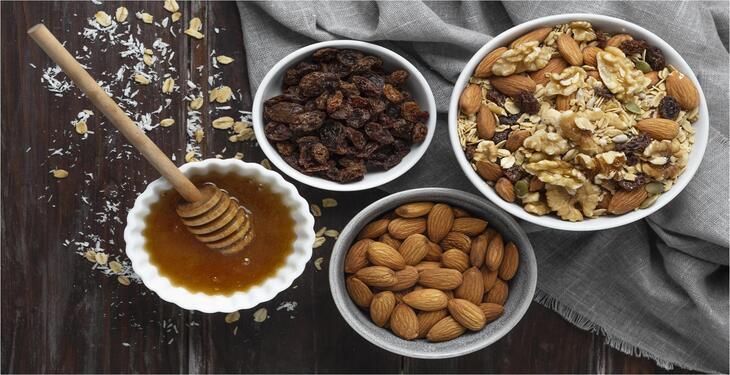 Kuru Meyve ve Kuruyemişle Yapılabilecek 5 Sağlıklı Kahvaltı Tarifi